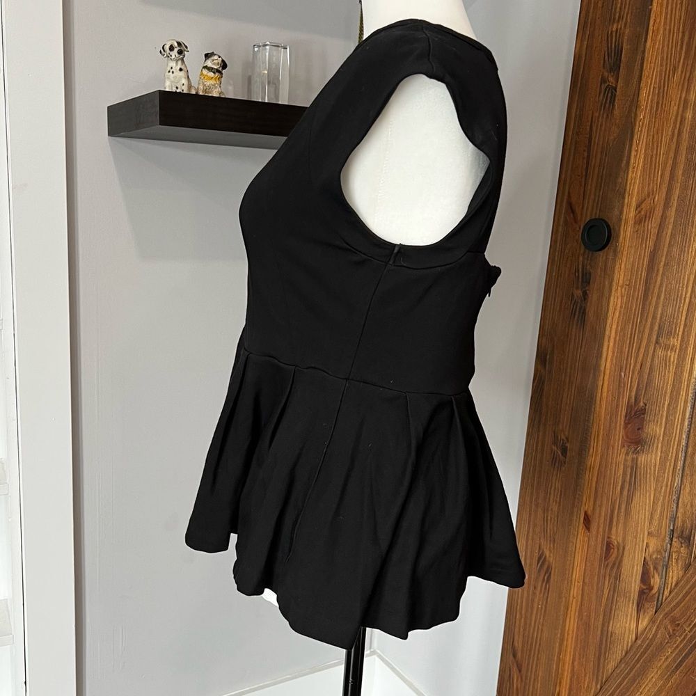 Forever 21 Peplum Top - Picture 3 of 8